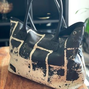 Gwen Stefani L.A.M.B. Blk & white Graphic print